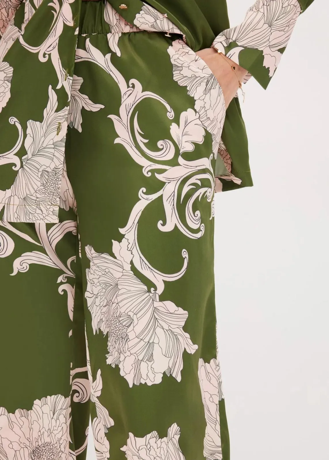 bonprix Bekleidung·Kleider|Zweiteiler & Sets^Palazzo-Hose aus fließendem Satin grün floral