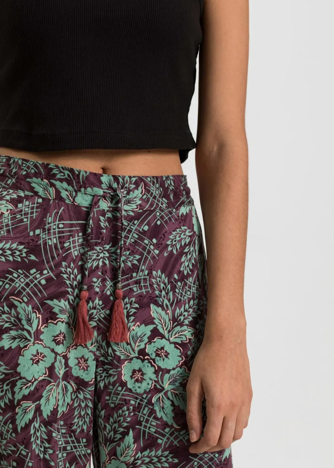 bonprix Bekleidung·Kleider|Hosen^Palazzo-Hose aus fließender Viskose beere/salbeigrün geblümt