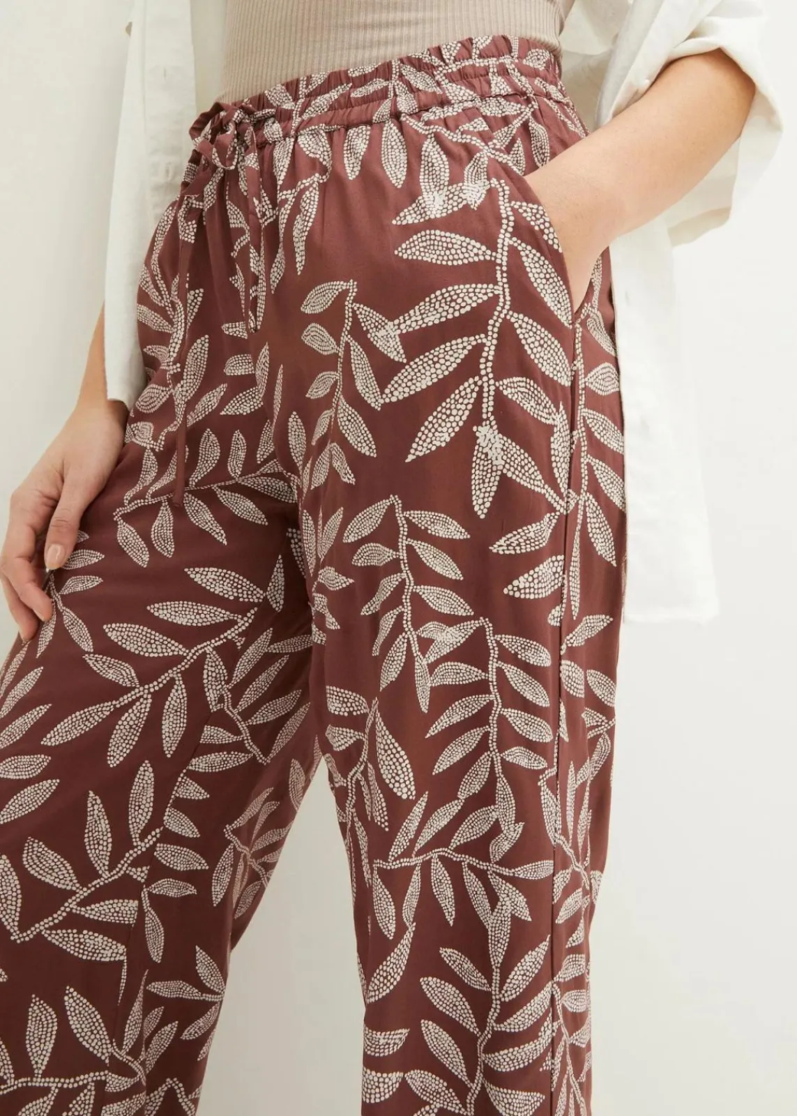 bonprix Nachhaltigere Materialien|Hosen^Palazzo-Hose aus fließender Viskose terrabraun/weiß bedruckt