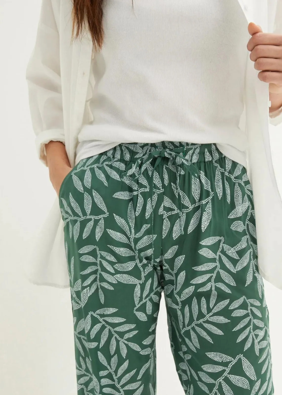 bonprix Bekleidung·Kleider|Hosen^Palazzo-Hose aus fließender Viskose dunkelgrün/weiß bedruckt