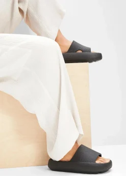 bonprix Sommerschuhe^Pantoletten schwarz