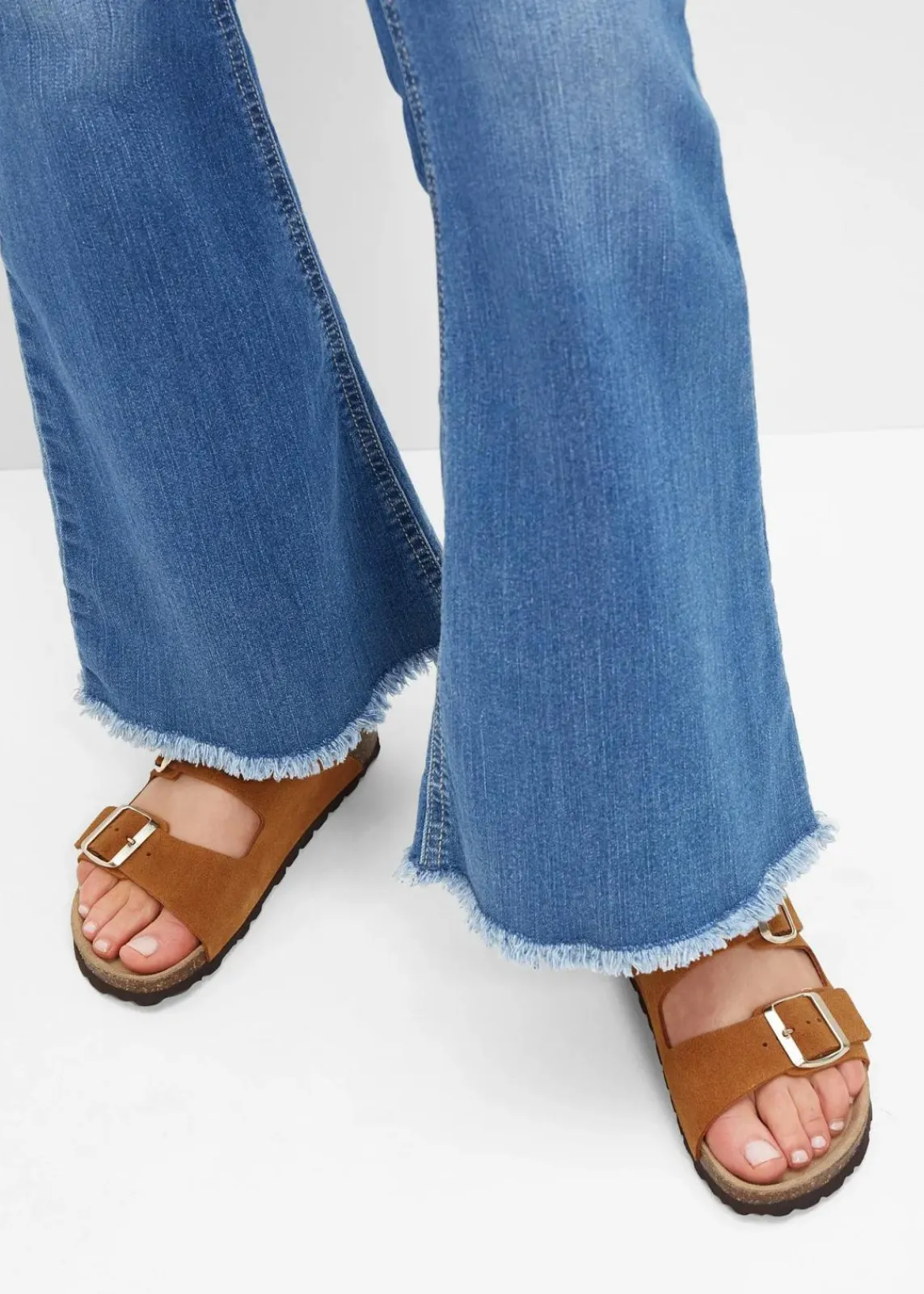 bonprix Sommerschuhe|Nachhaltigere Materialien^Pantoletten aus Veloursleder camel