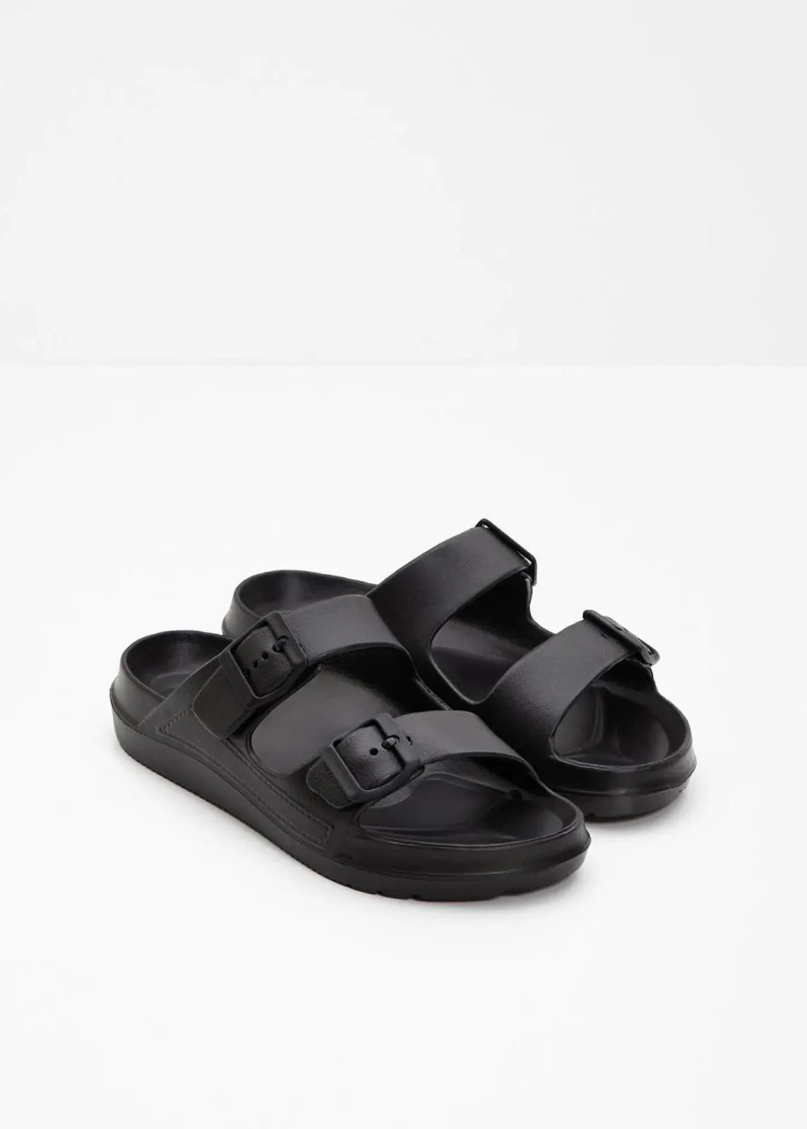 bonprix Sommerschuhe|Strandmode^Pantoletten aus wasserabweisendem Material schwarz