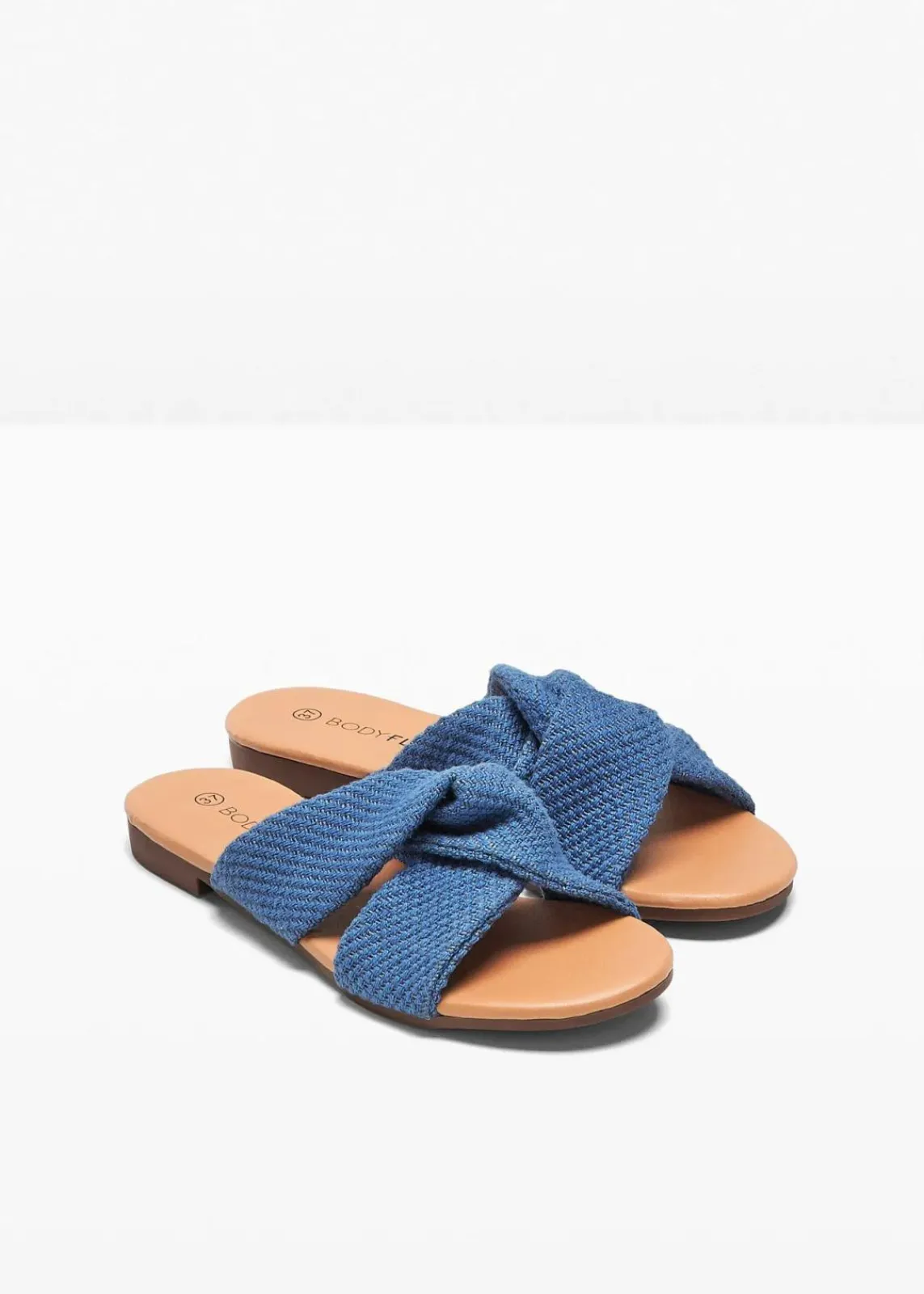 bonprix Sommerschuhe^Pantoletten mit Knoten blau denim