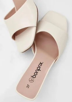 bonprix Sommerschuhe^Pantoletten mit schmalem Absatz naturbeige
