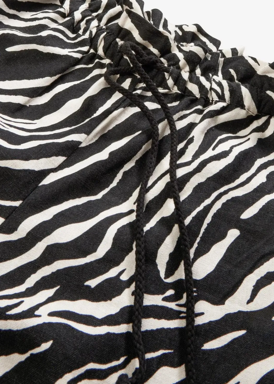 bonprix Bekleidung·Outdoorbekleidung|Bekleidung·Kleider^Paperbag Shorts mit Schnürung schwarz/natur zebra bedruckt