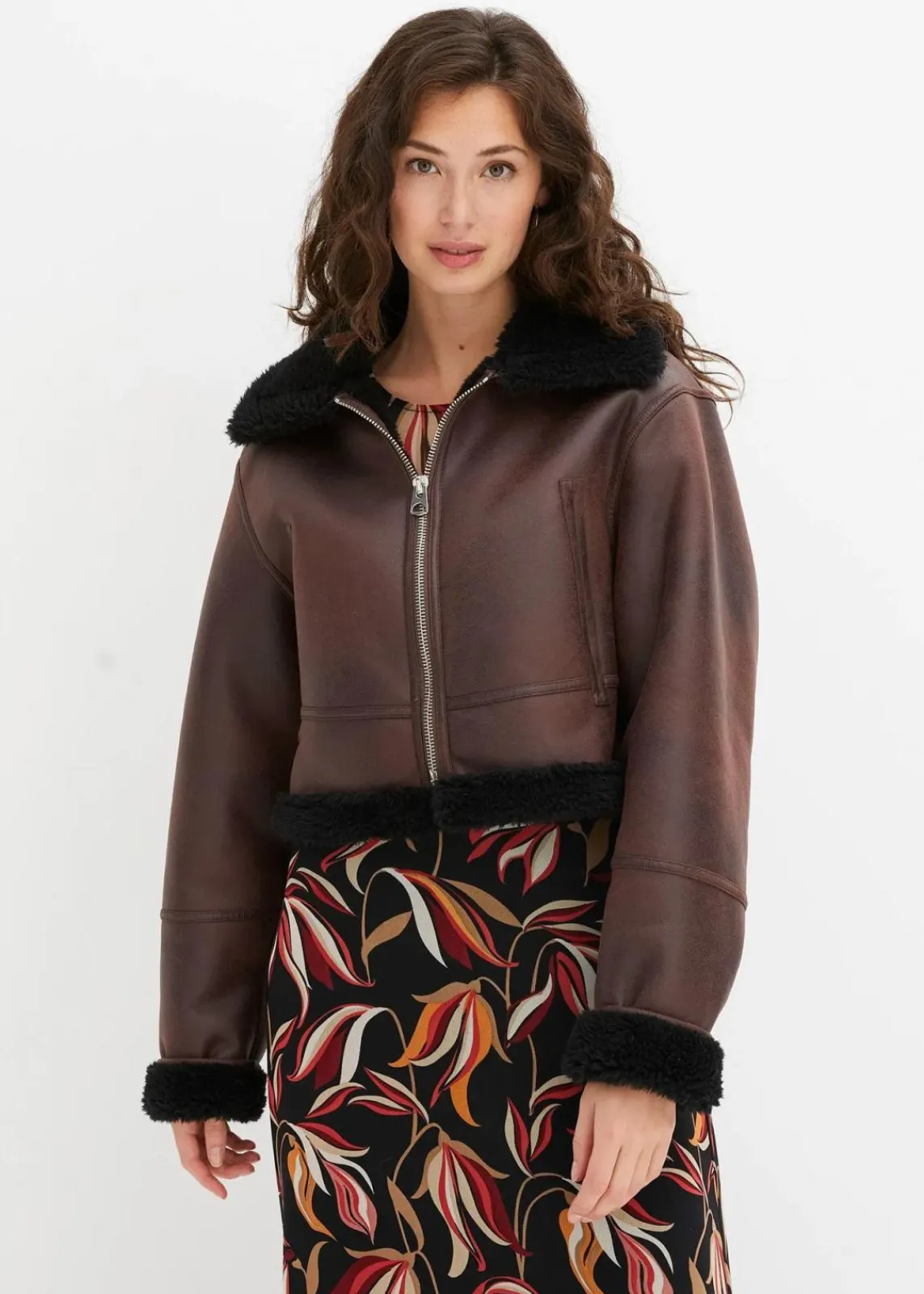 bonprix Jacken & Mäntel^Pilotenjacke aus Lammfellimitat terrabraun