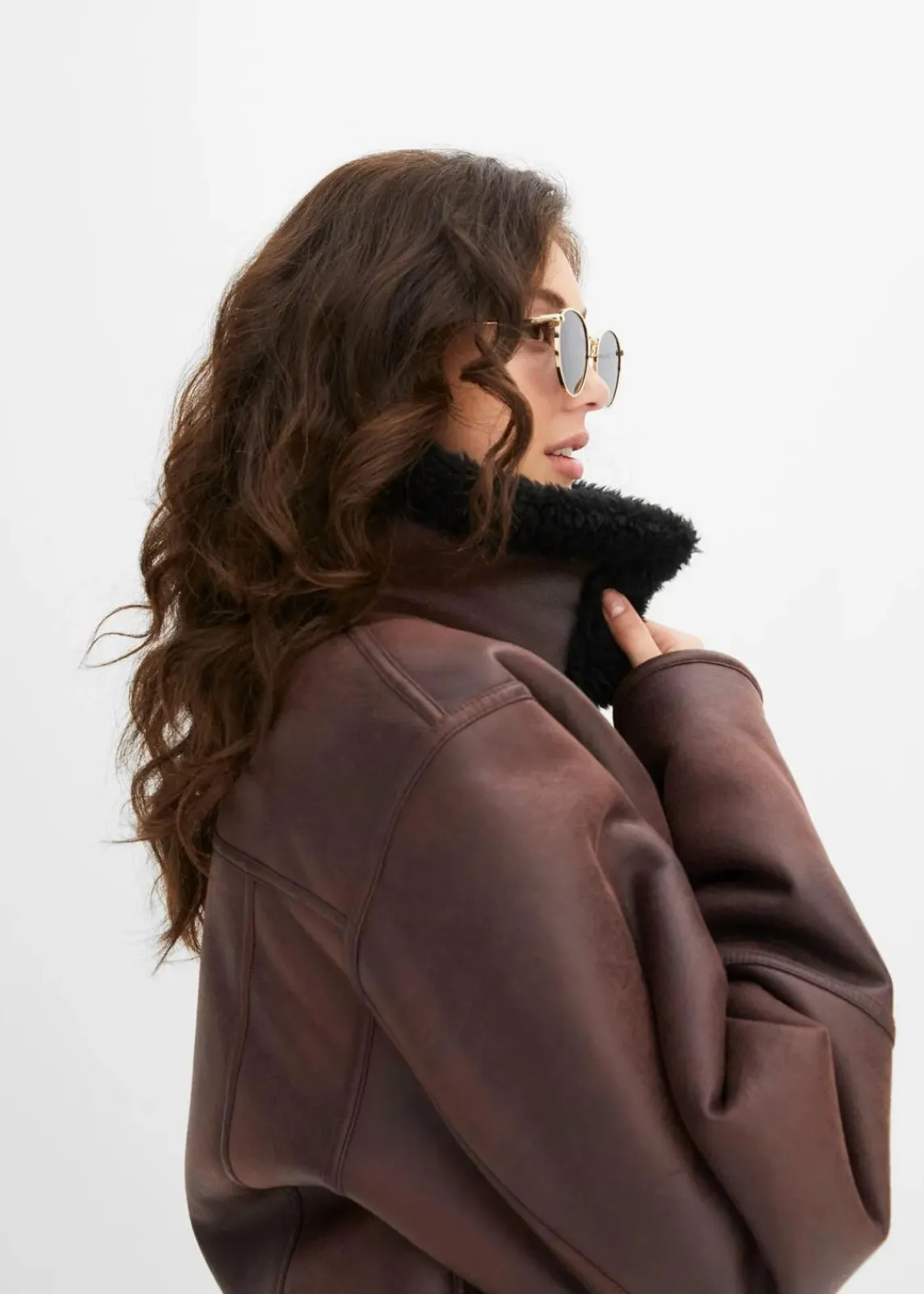 bonprix Jacken & Mäntel^Pilotenjacke aus Lammfellimitat terrabraun