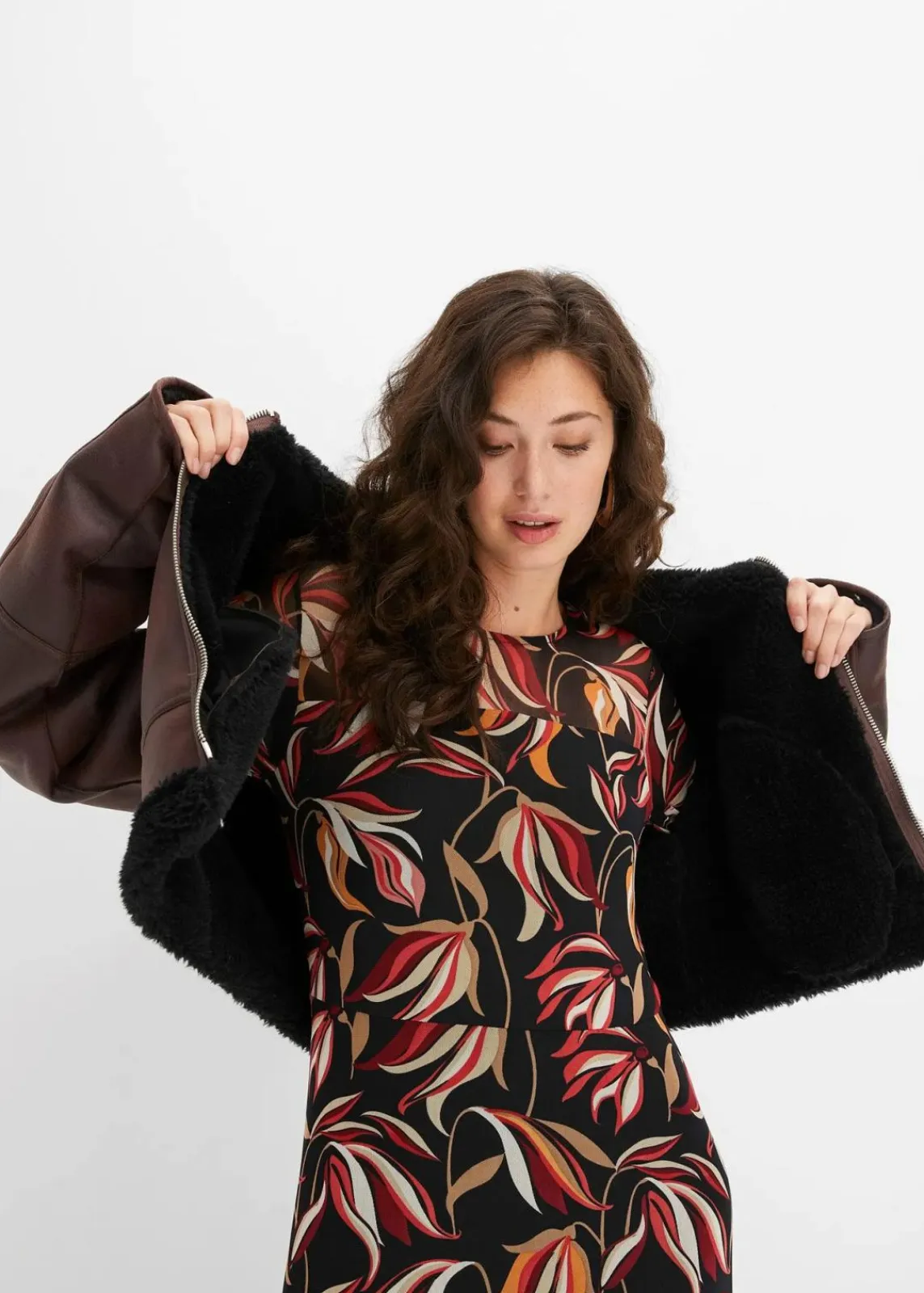 bonprix Jacken & Mäntel^Pilotenjacke aus Lammfellimitat terrabraun
