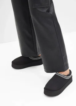 bonprix Hausschuhe|Gefütterte Winterschuhe^Plateau-Boots schwarz