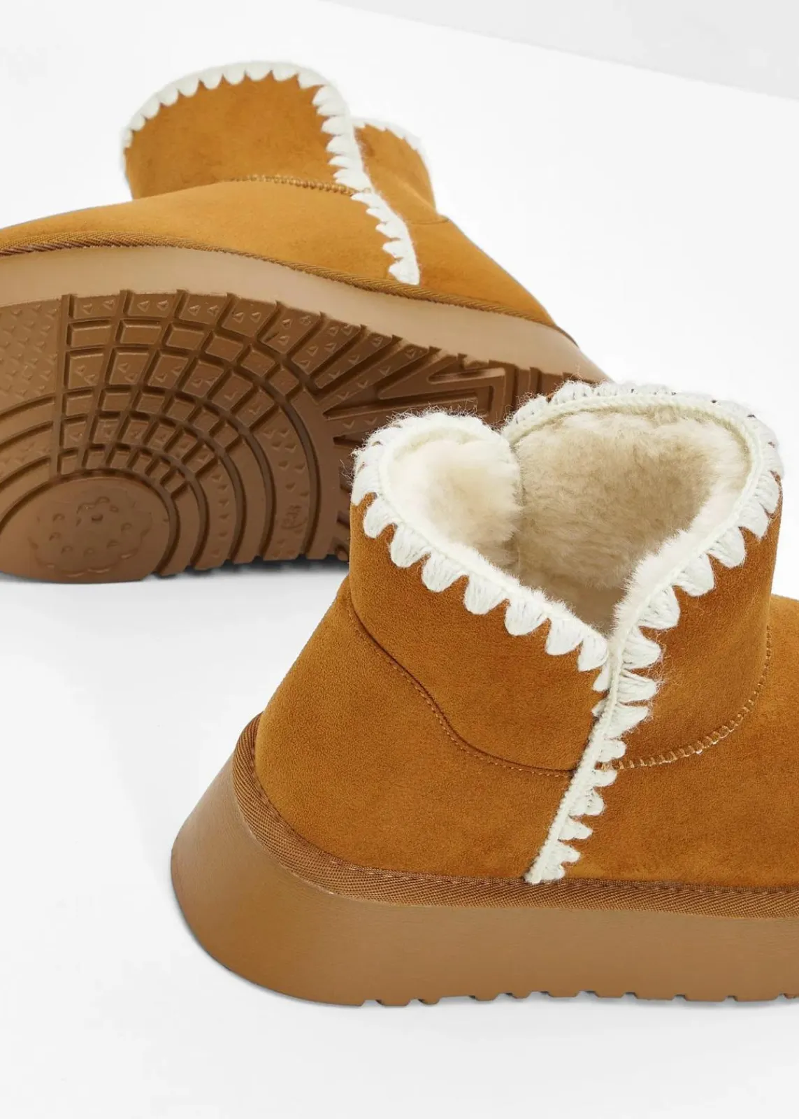 bonprix Gefütterte Winterschuhe|Boots^Plateau-Boots haselnuss