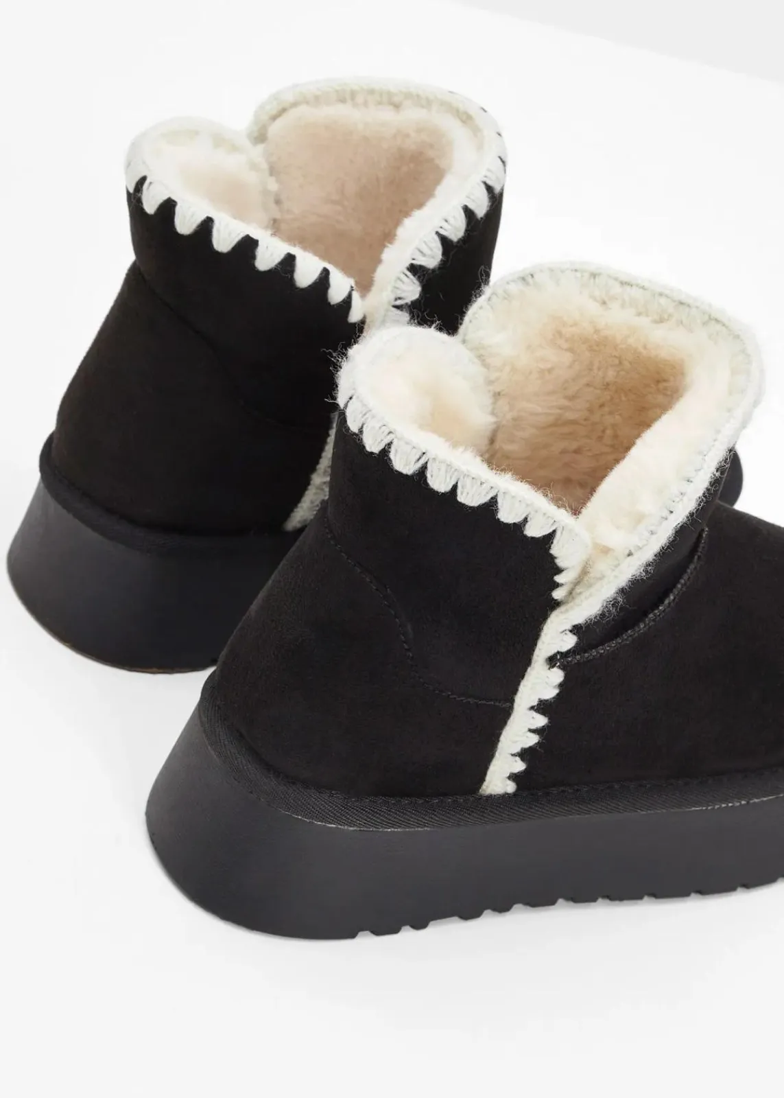 bonprix Boots|Gefütterte Winterschuhe^Plateau-Boots schwarz
