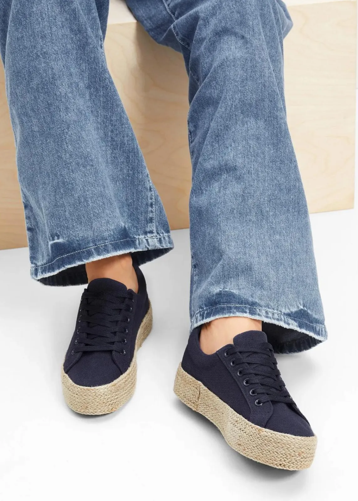 bonprix Sneaker^Plateau-Sneaker aus Baumwoll-Canvas dunkelblau