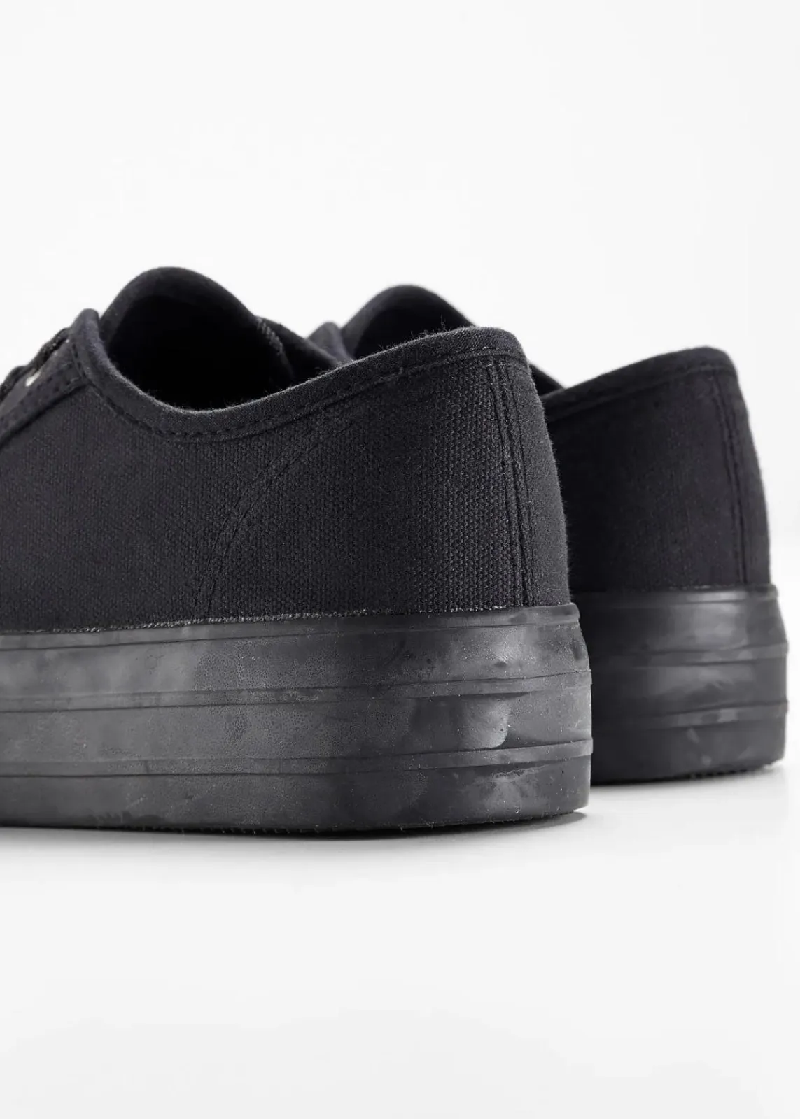 bonprix Schuhe & Accessoires In Spezialgrößen·Schuhe In Übergröße|Sneaker^Plateau-Sneaker aus Baumwoll-Canvas schwarz