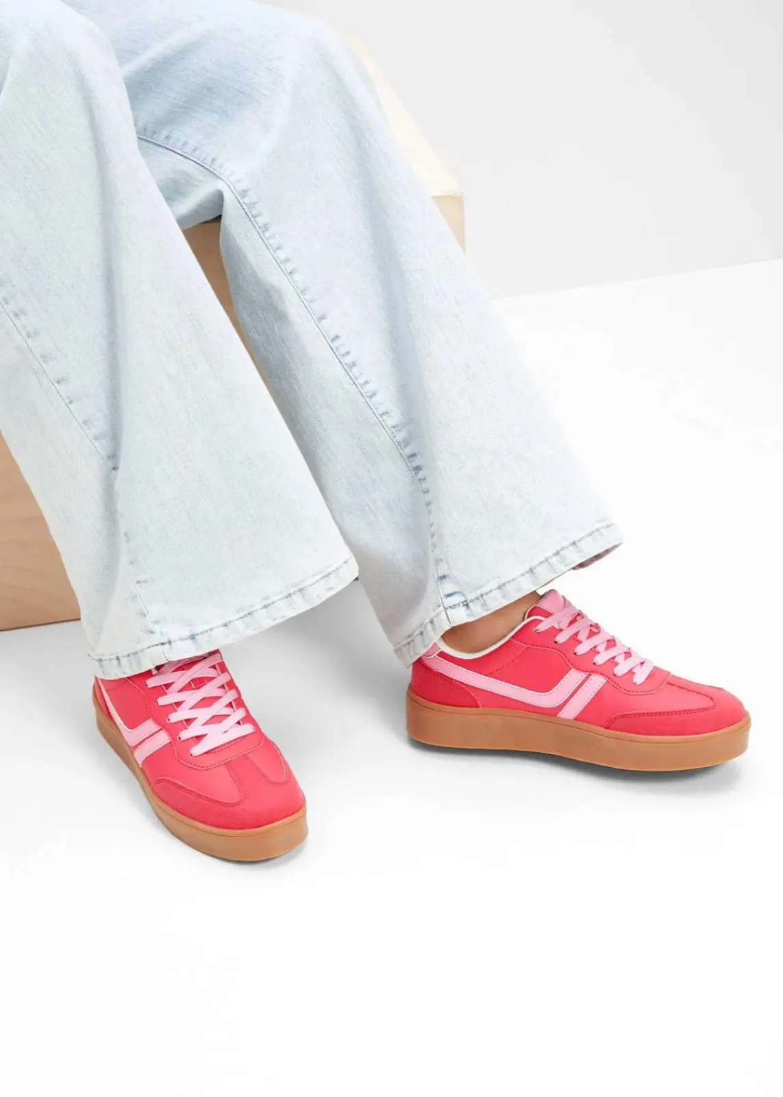 bonprix Sneaker^Plateau-Sneaker im Retrolook paradiespink/rosa