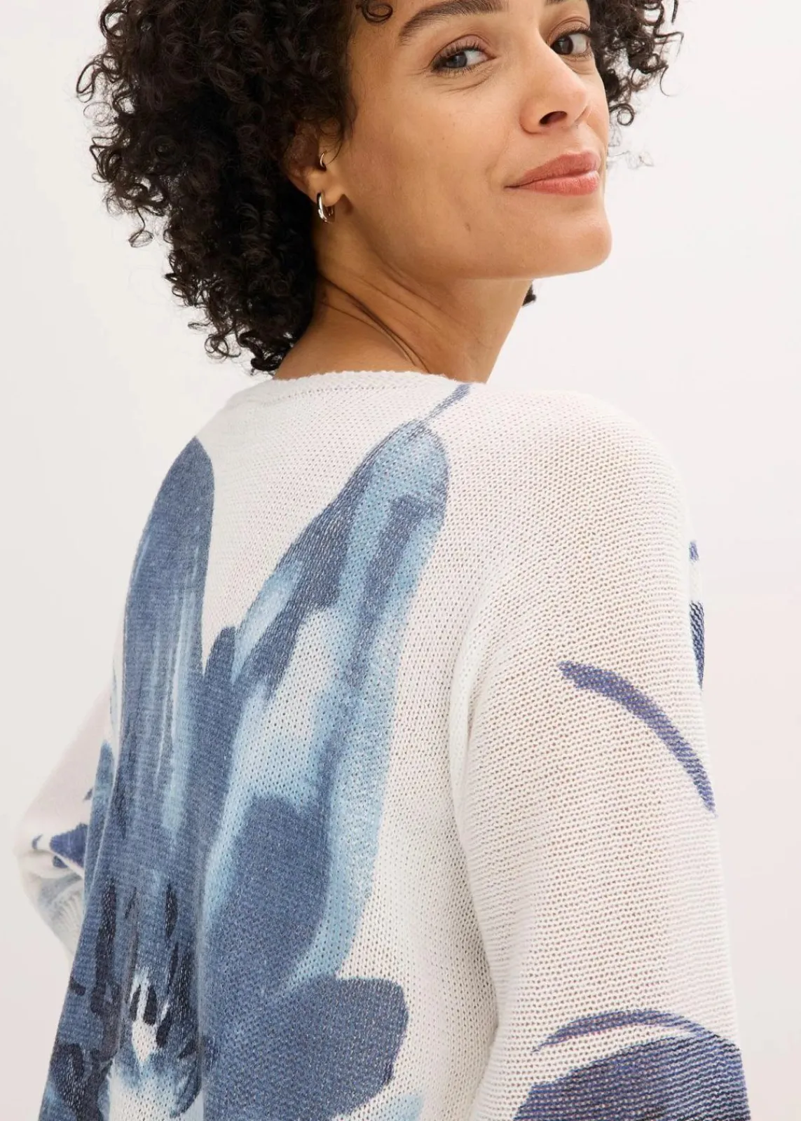 bonprix Strickmode|Pullover & Strickjacken^Pullover mit floralem Druck wollweiß/jeansblau/dunkelblau floral