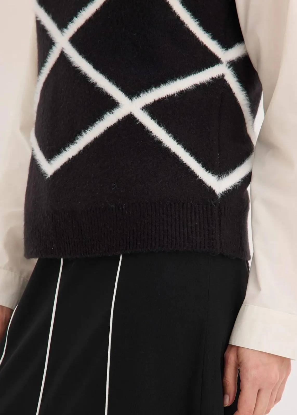 bonprix Pullover & Strickjacken|Strickmode^Pullunder mit Federgarn schwarz/wollweiß graphisch