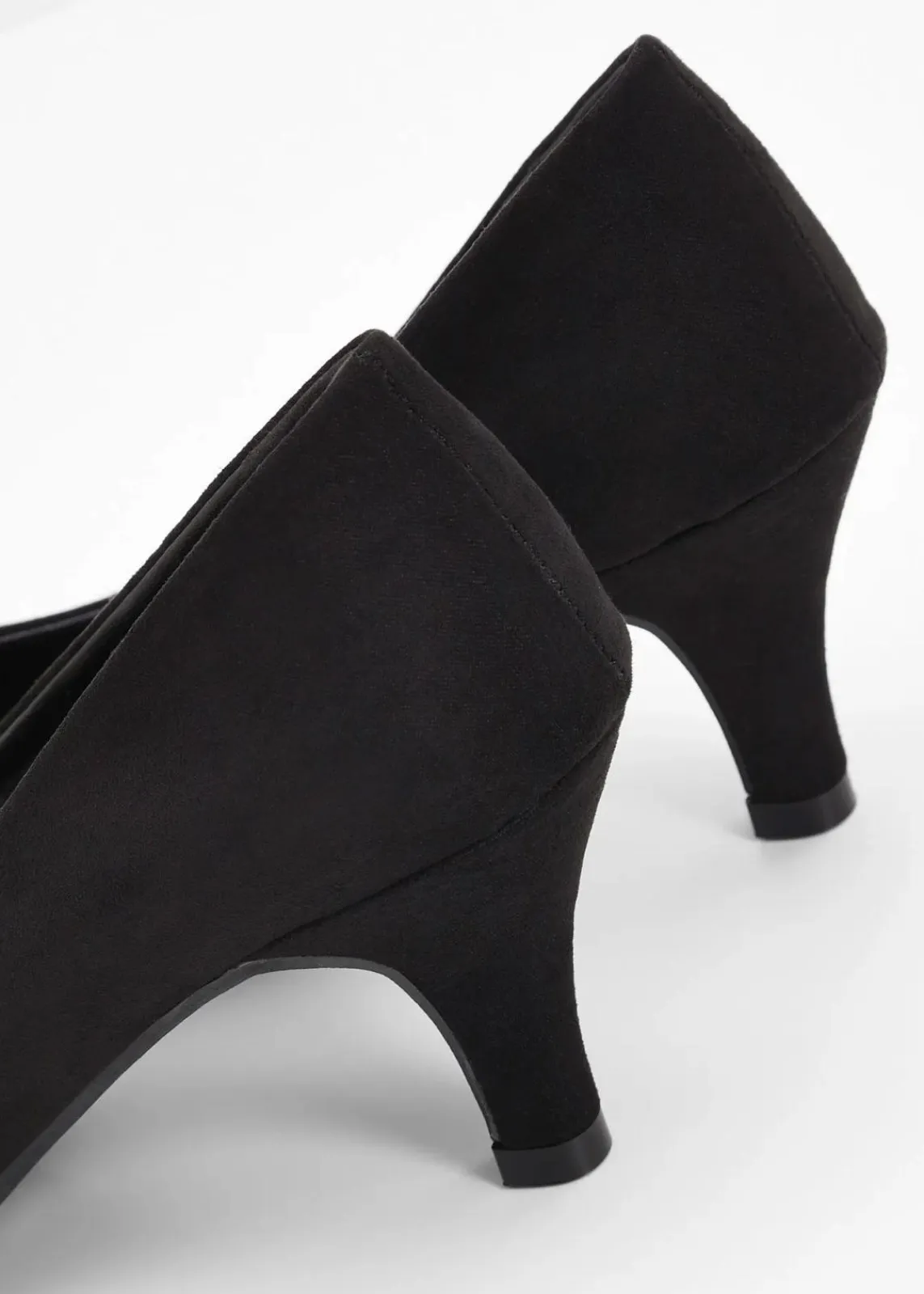 bonprix Pumps|Schuhe & Accessoires In Spezialgrößen·Schuhe In Übergröße^Pumps mit schmalem Absatz schwarz