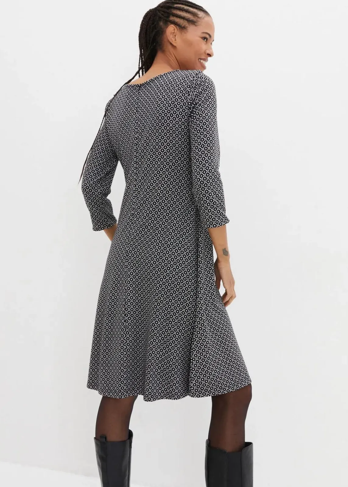bonprix Kleider|Bekleidung·Pullover & Strickjacken^Punto di Roma-Kleid mit Jaquardmuster aus Viskose-Mix schwarz/wollweiß graphisch