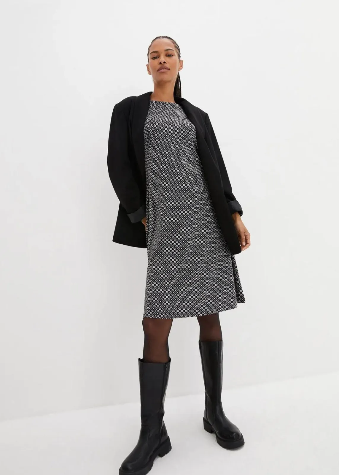 bonprix Kleider|Bekleidung·Pullover & Strickjacken^Punto di Roma-Kleid mit Jaquardmuster aus Viskose-Mix schwarz/wollweiß graphisch