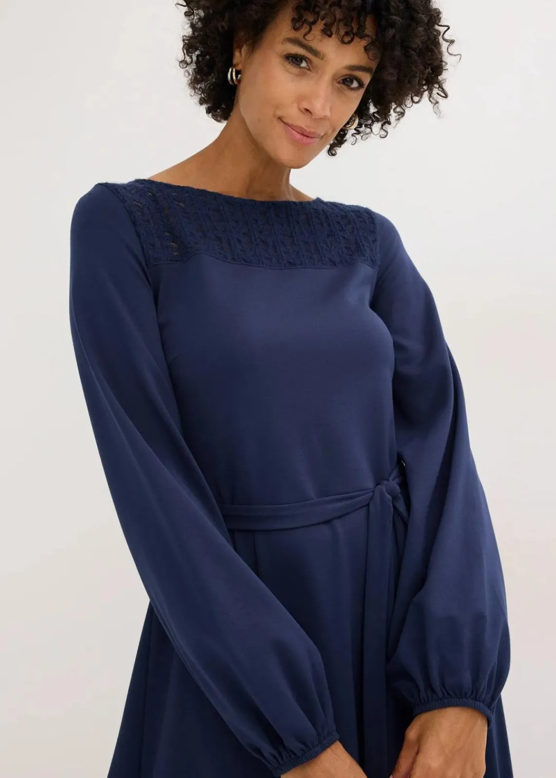 bonprix Kleider|Bekleidung·Pullover & Strickjacken^Punto Kleid mit Spitze dunkelblau