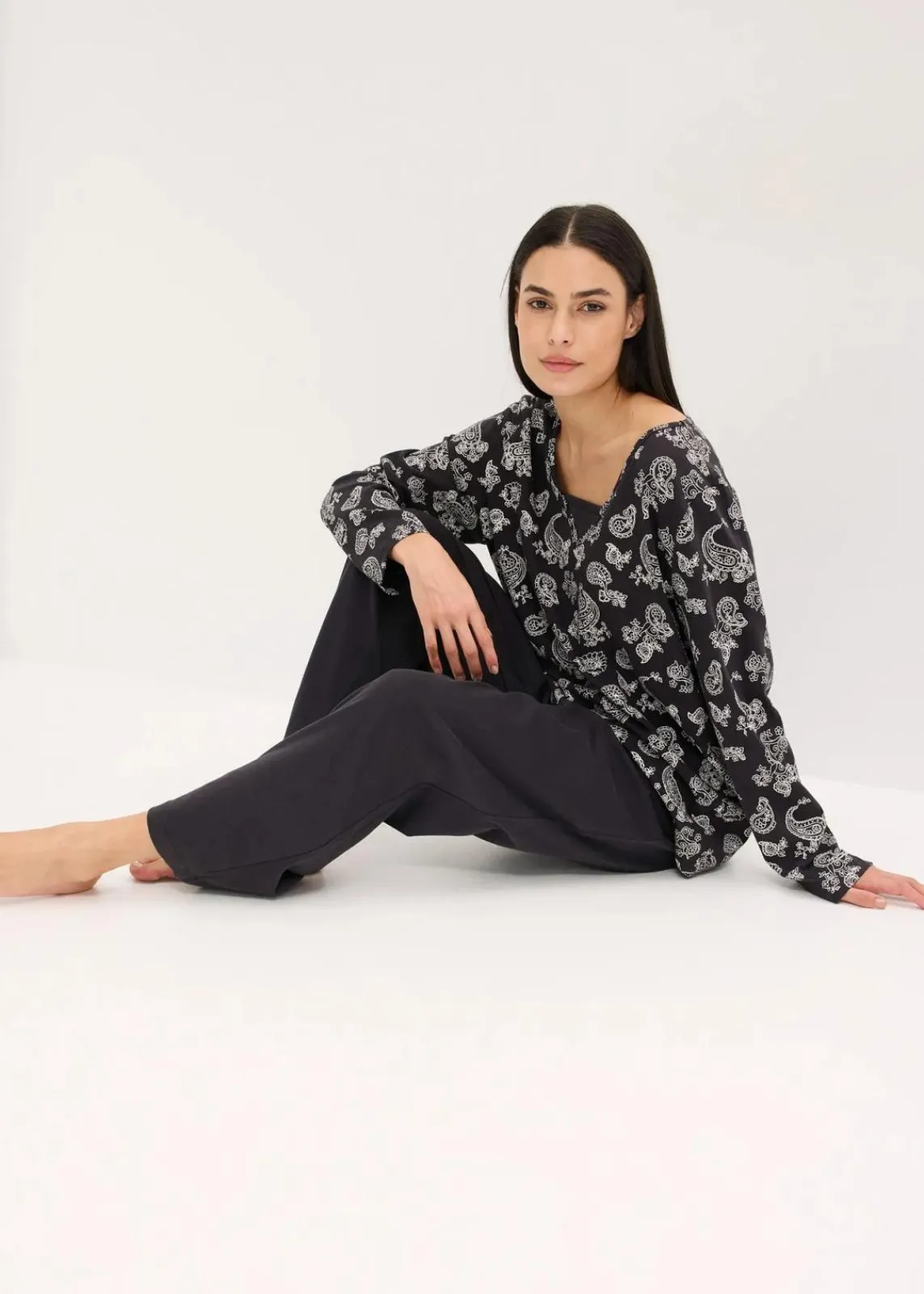 bonprix Nachtwäsche^Pyjama aus reiner Baumwolle schwarz paisley