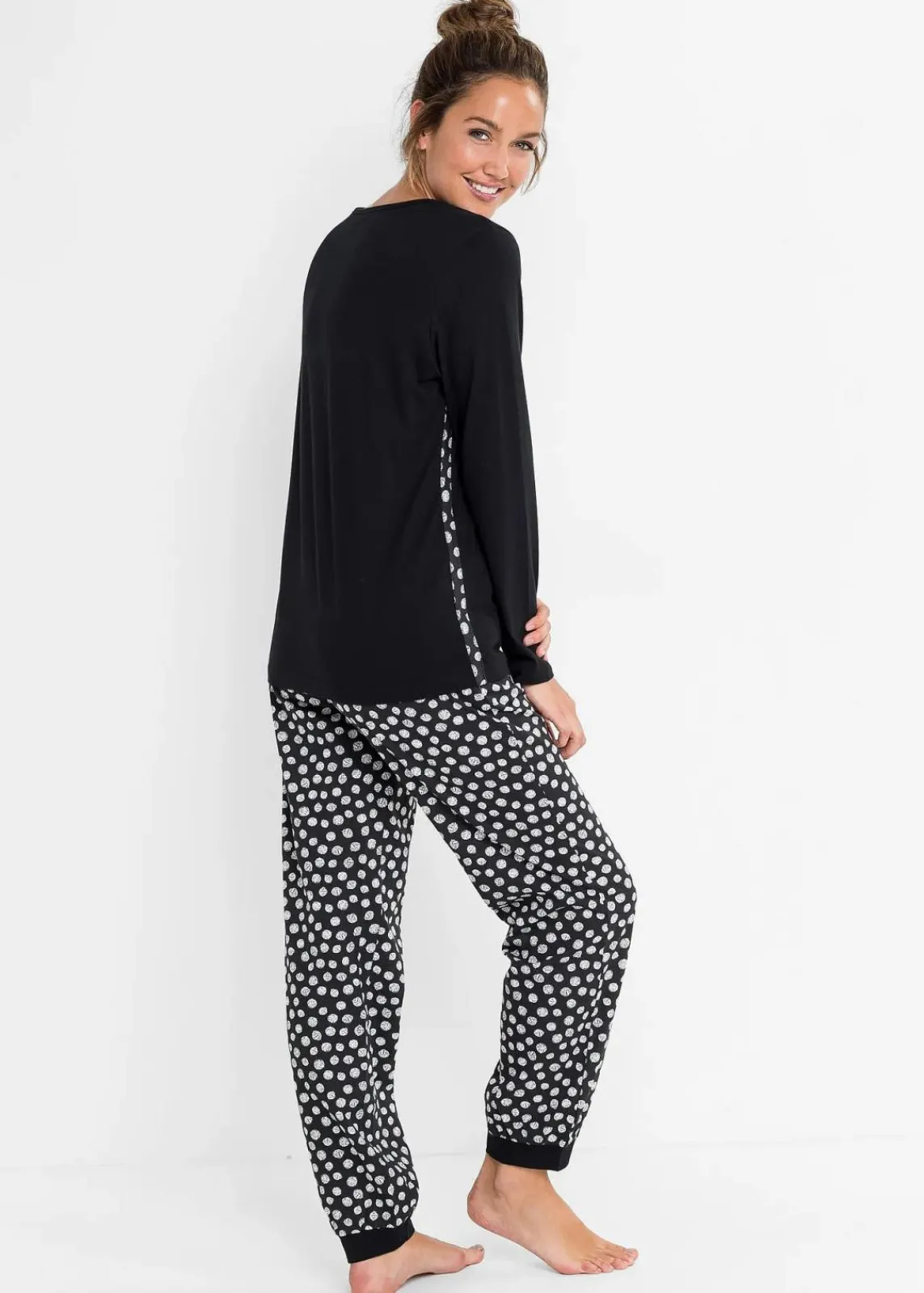 bonprix Wäsche·Nachtwäsche|Nachhaltigere Materialien^Pyjama aus reiner Bio-Baumwolle schwarz/weiß gemustert