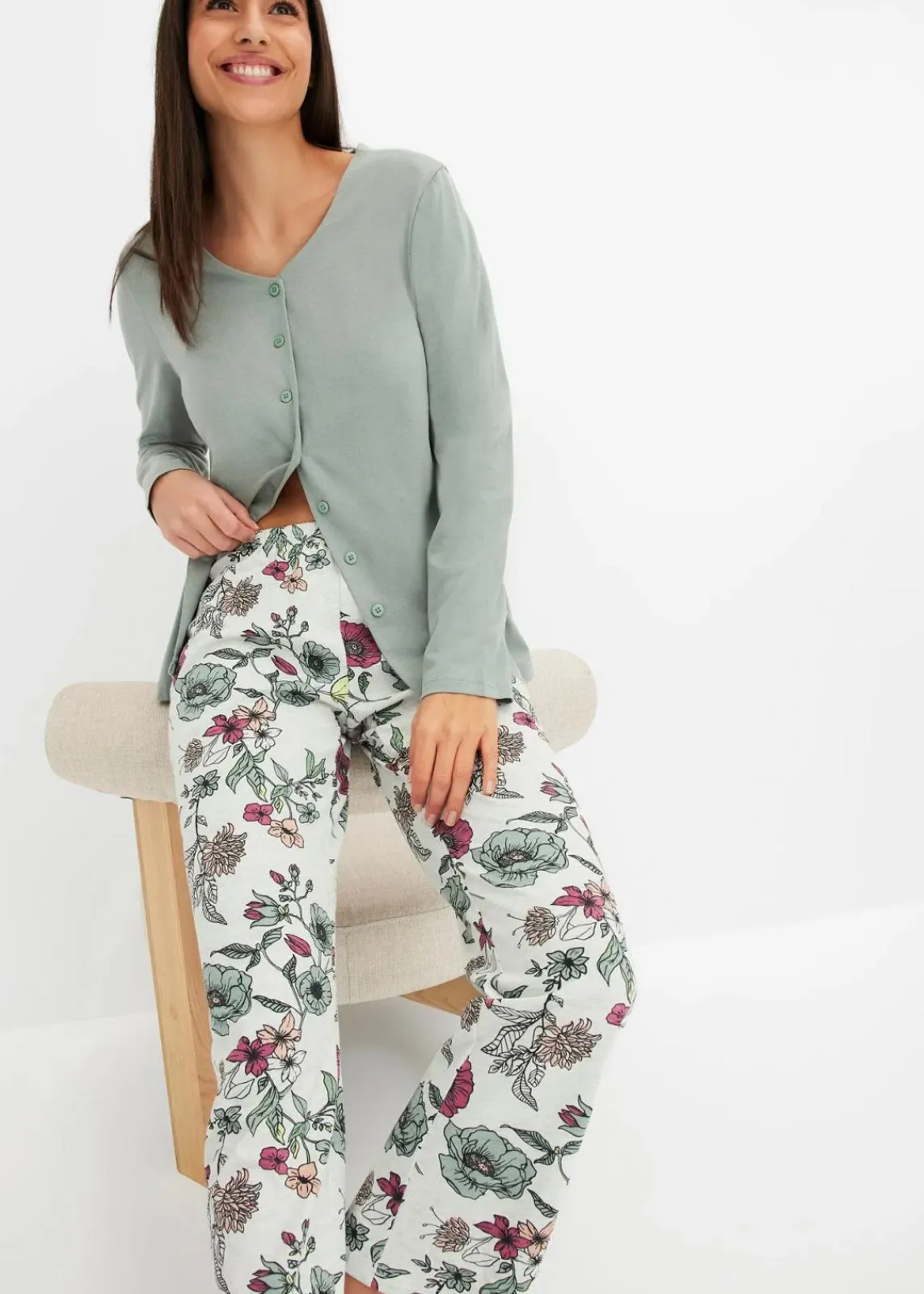 bonprix Wäsche·Nachtwäsche|Nachtwäsche^Pyjama mit Knopfleiste graugrün/naturmeliert geblümt