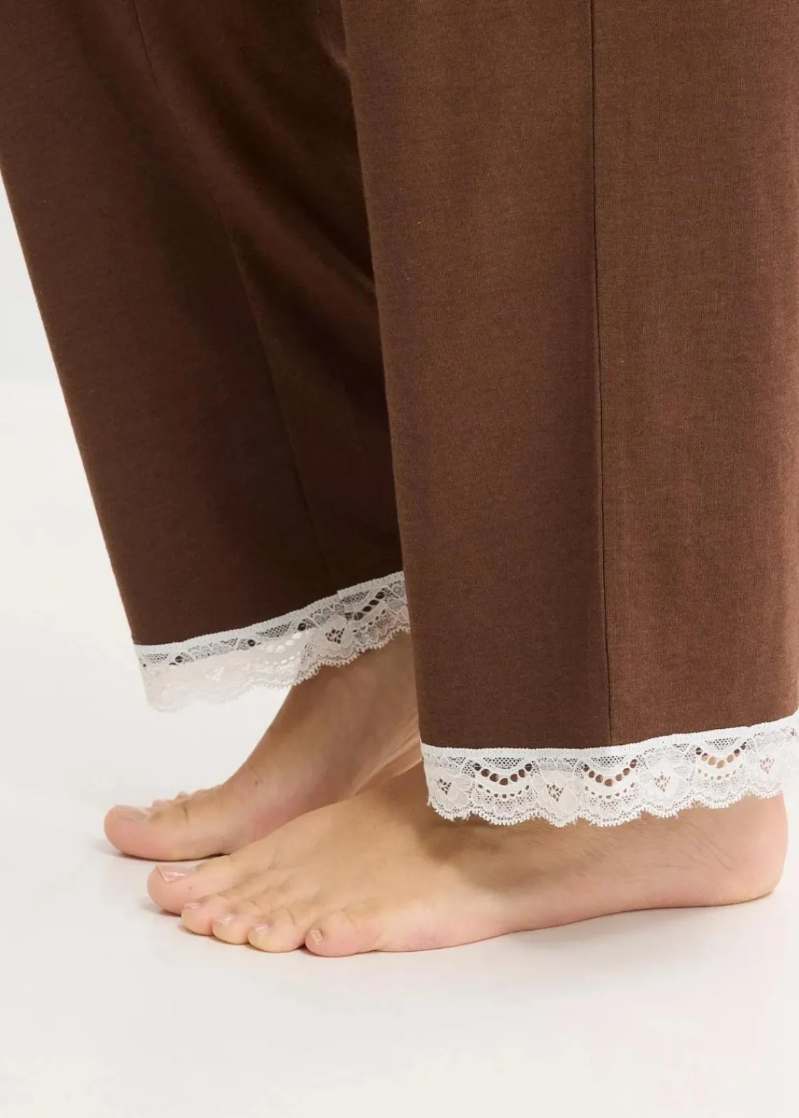 bonprix Nachhaltigere Materialien|Nachtwäsche^Pyjama mit Knopfleiste braun/wollweiß