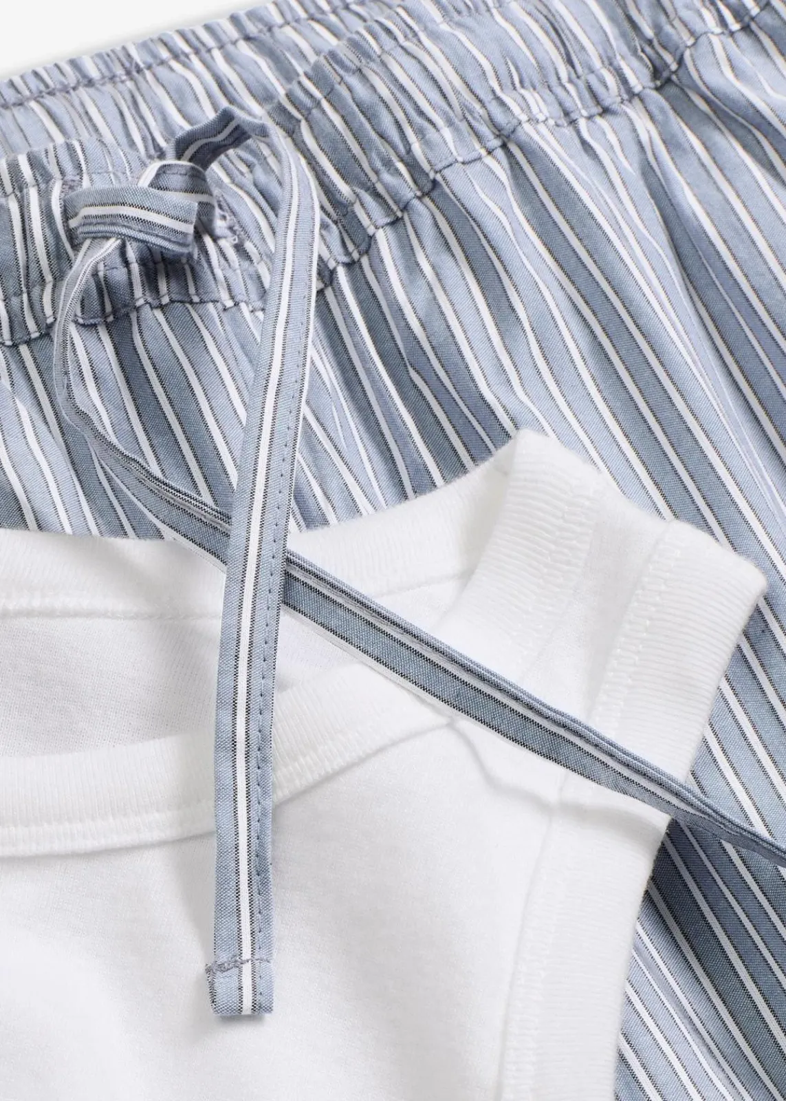 bonprix Wäsche·Nachtwäsche|Nachtwäsche^Pyjama mit Ripp Top und gewebter Hose weiß/jeansblau gestreift