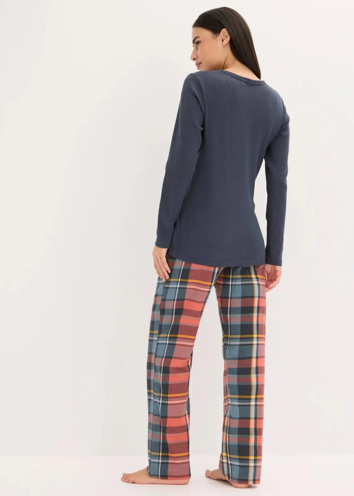bonprix Wäsche·Nachtwäsche|Nachtwäsche^Pyjama mit Rippshirt und Flanellhose aus Glitzergarn nachtblau/rhabarber kariert