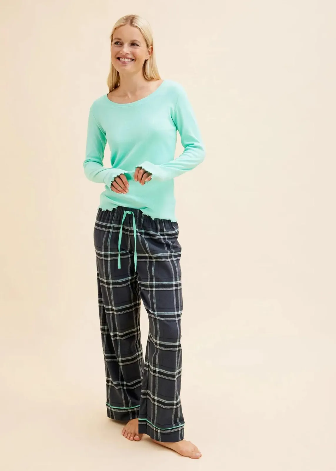 bonprix Wäsche·Nachtwäsche|Nachtwäsche^Pyjama mit Rippshirt und Flanellhose mentholblau/nachtblau kariert