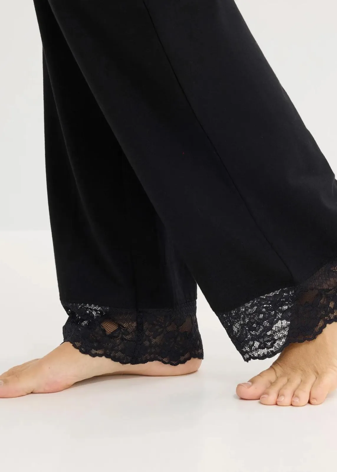 bonprix Wäsche·Nachtwäsche|Nachtwäsche^Pyjama mit Spitzenbesatz schwarz