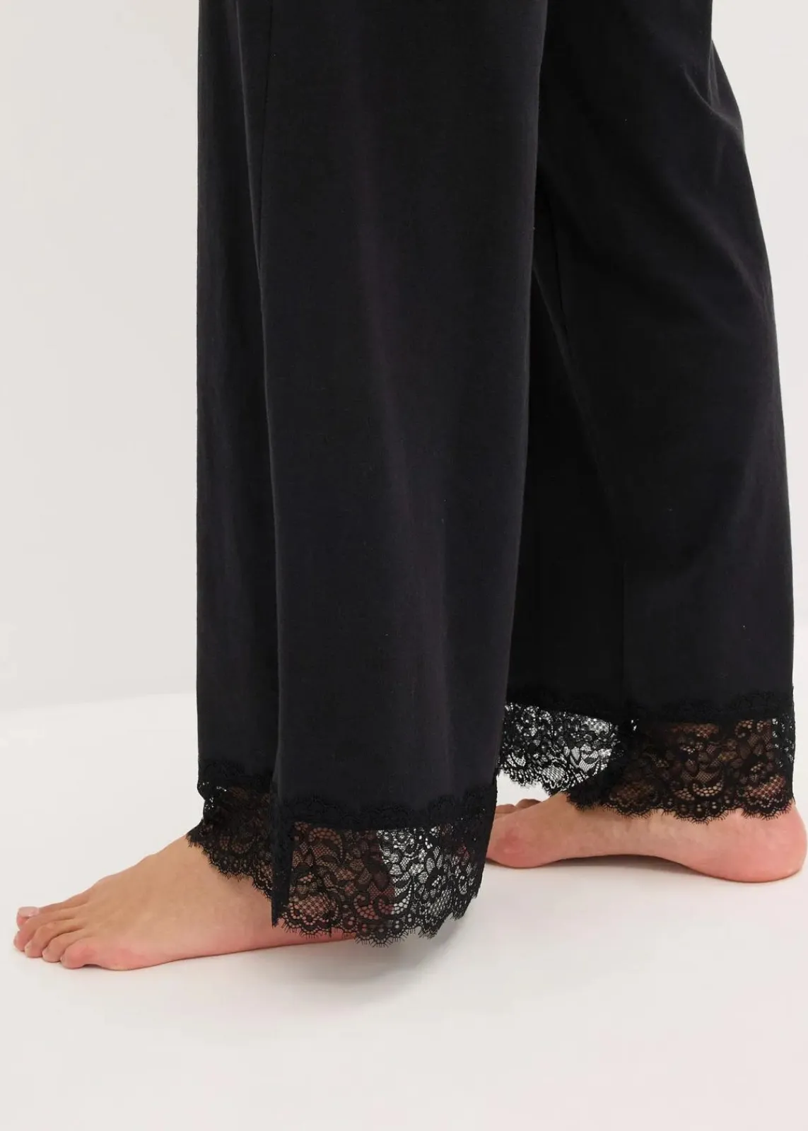 bonprix Wäsche·Nachtwäsche|Nachtwäsche^Pyjama mit zarter Spitze schwarz