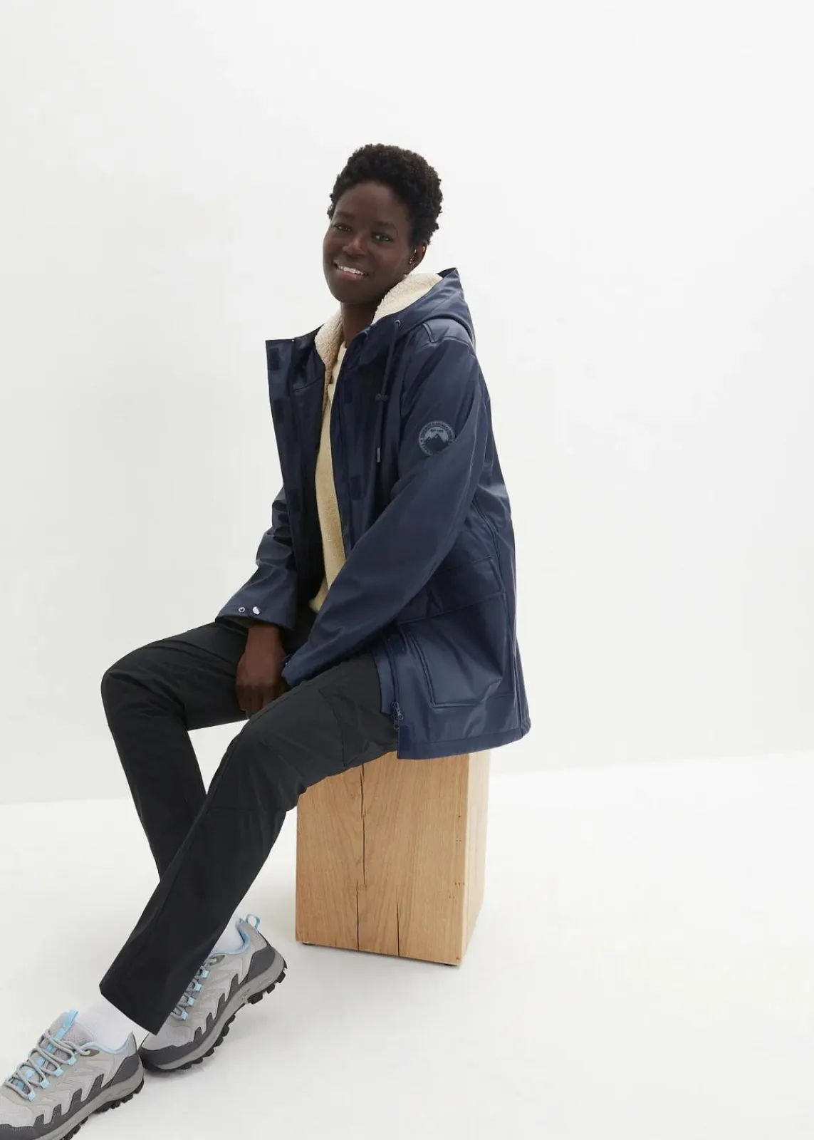 bonprix Jacken & Mäntel|Bekleidung·Hosen^Regenjacke mit Teddyfutter dunkelblau