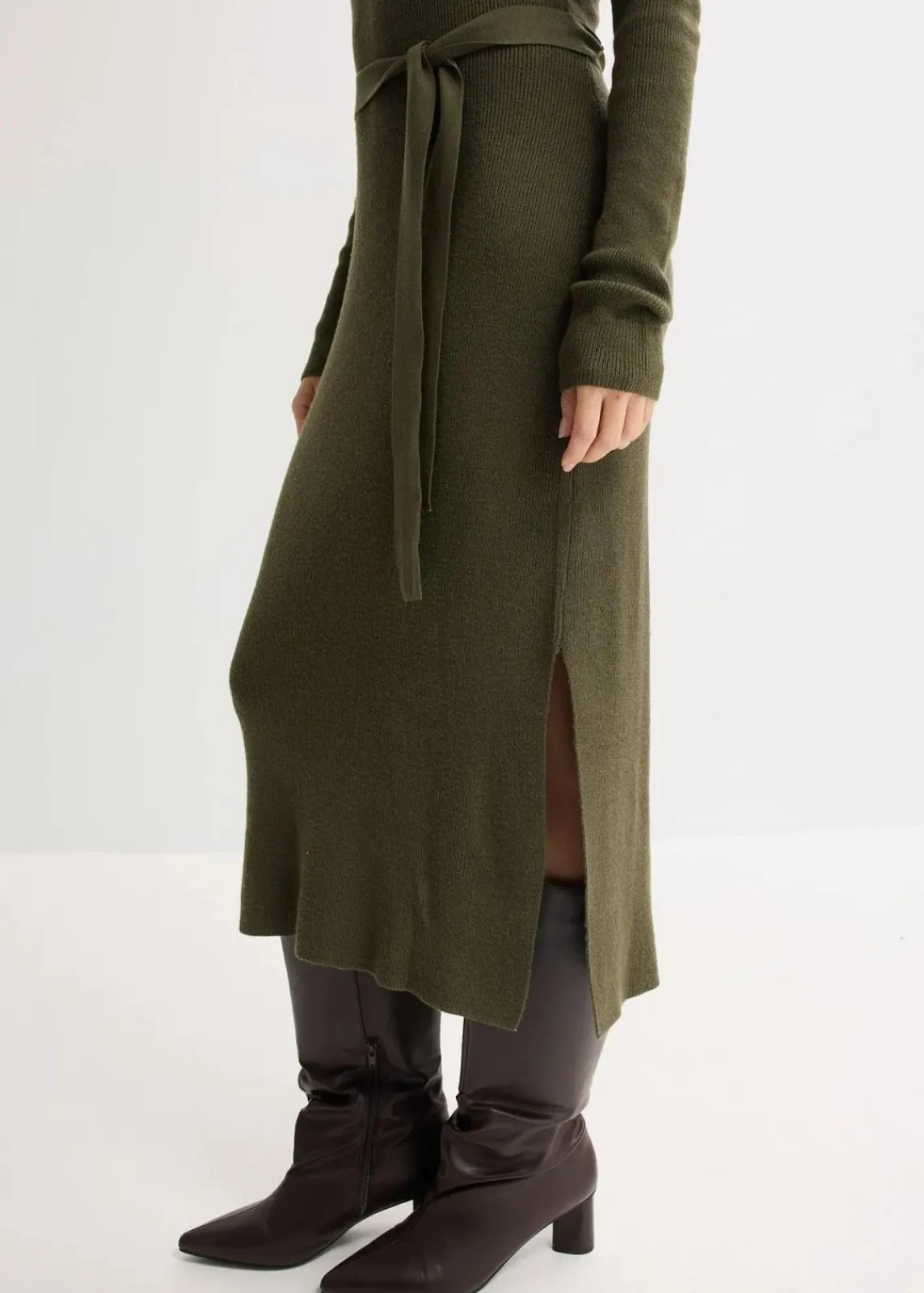 bonprix Bekleidung·Umstandsmode|Strickmode^Ripp-Strickkleid aus Viskose-Mix dunkeloliv