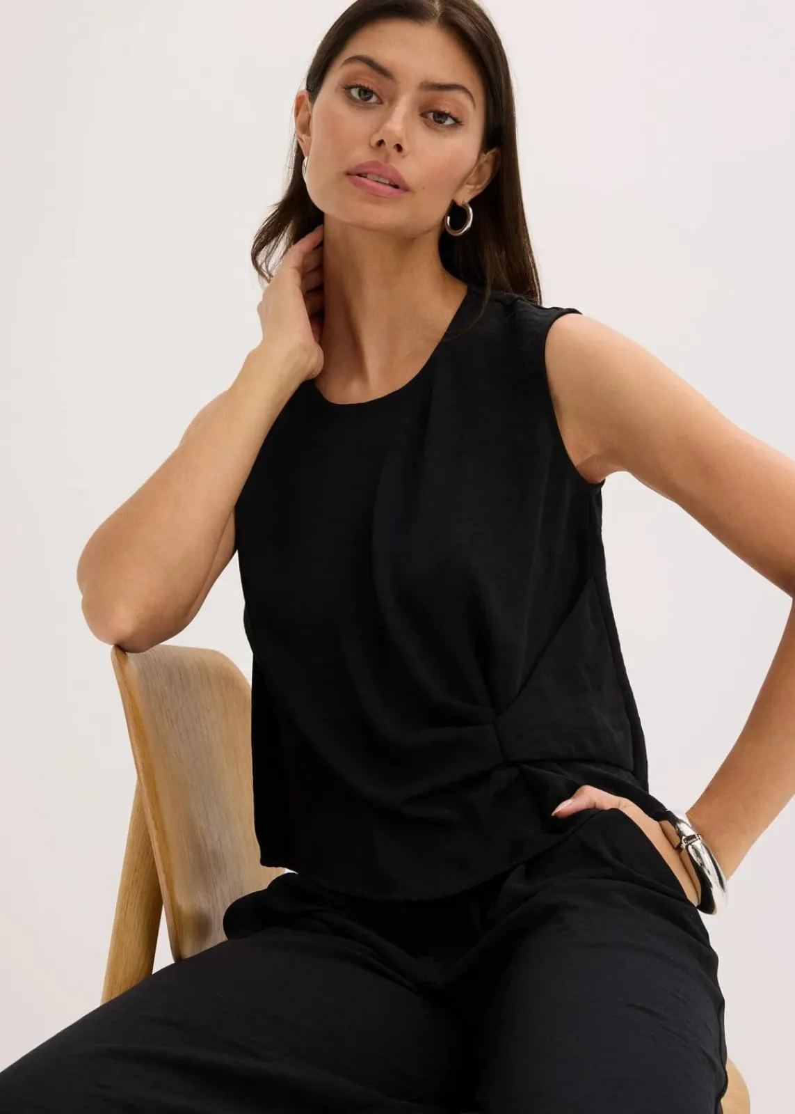 bonprix Bekleidung·Jacken & Mäntel|Blusen & Tuniken^Ärmelloses Blusentop mit Knoten schwarz
