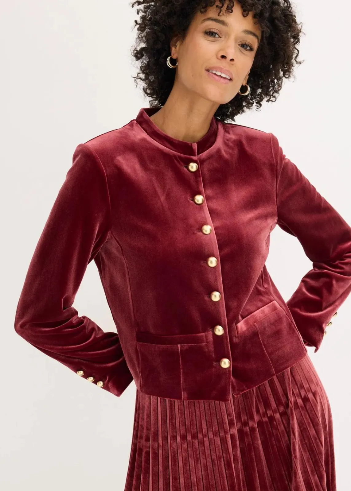 bonprix Bekleidung·Hosen|Jacken & Mäntel^Samtjacke rubinrot