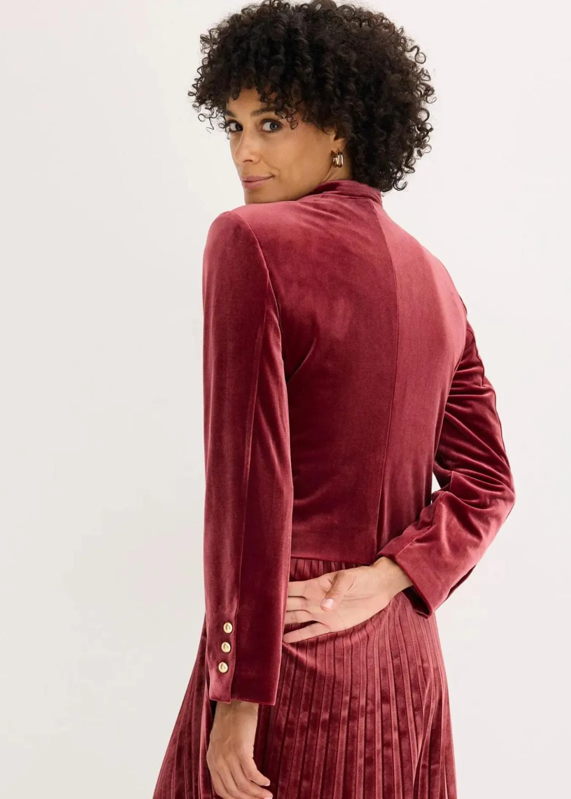 bonprix Bekleidung·Hosen|Jacken & Mäntel^Samtjacke rubinrot