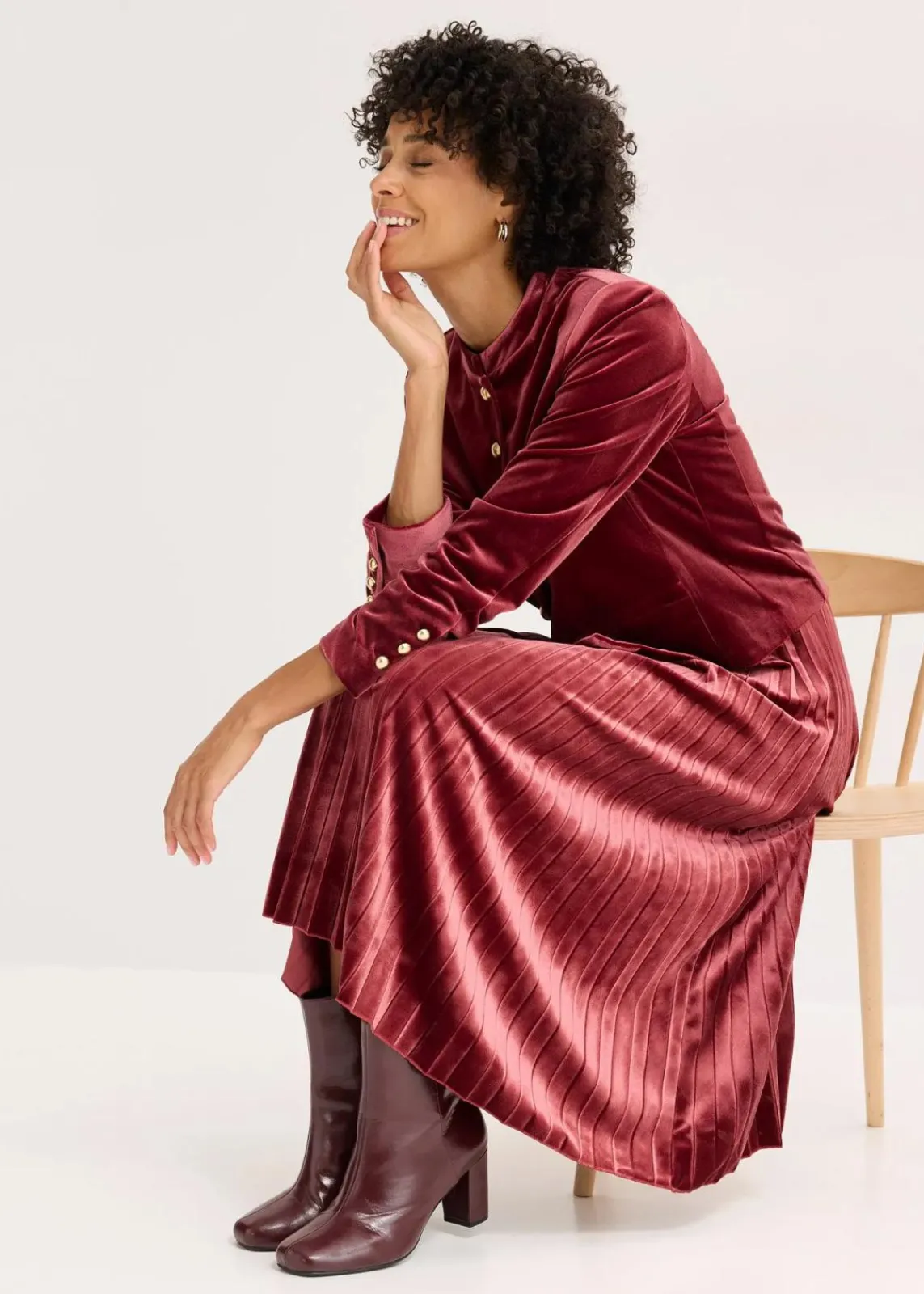 bonprix Bekleidung·Hosen|Jacken & Mäntel^Samtjacke rubinrot