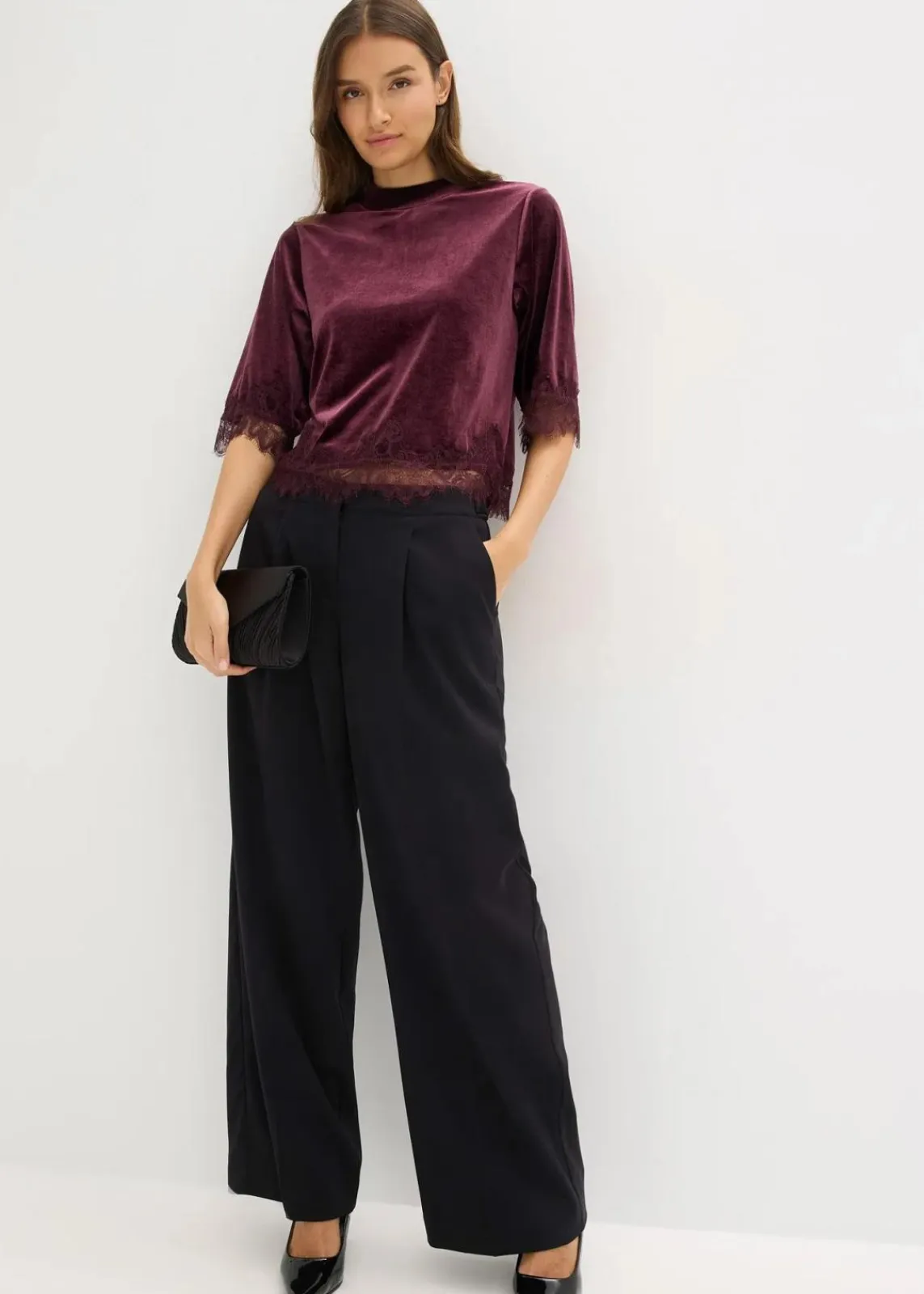 bonprix Shirts & Tops^Samtshirt mit Spitze weinrot