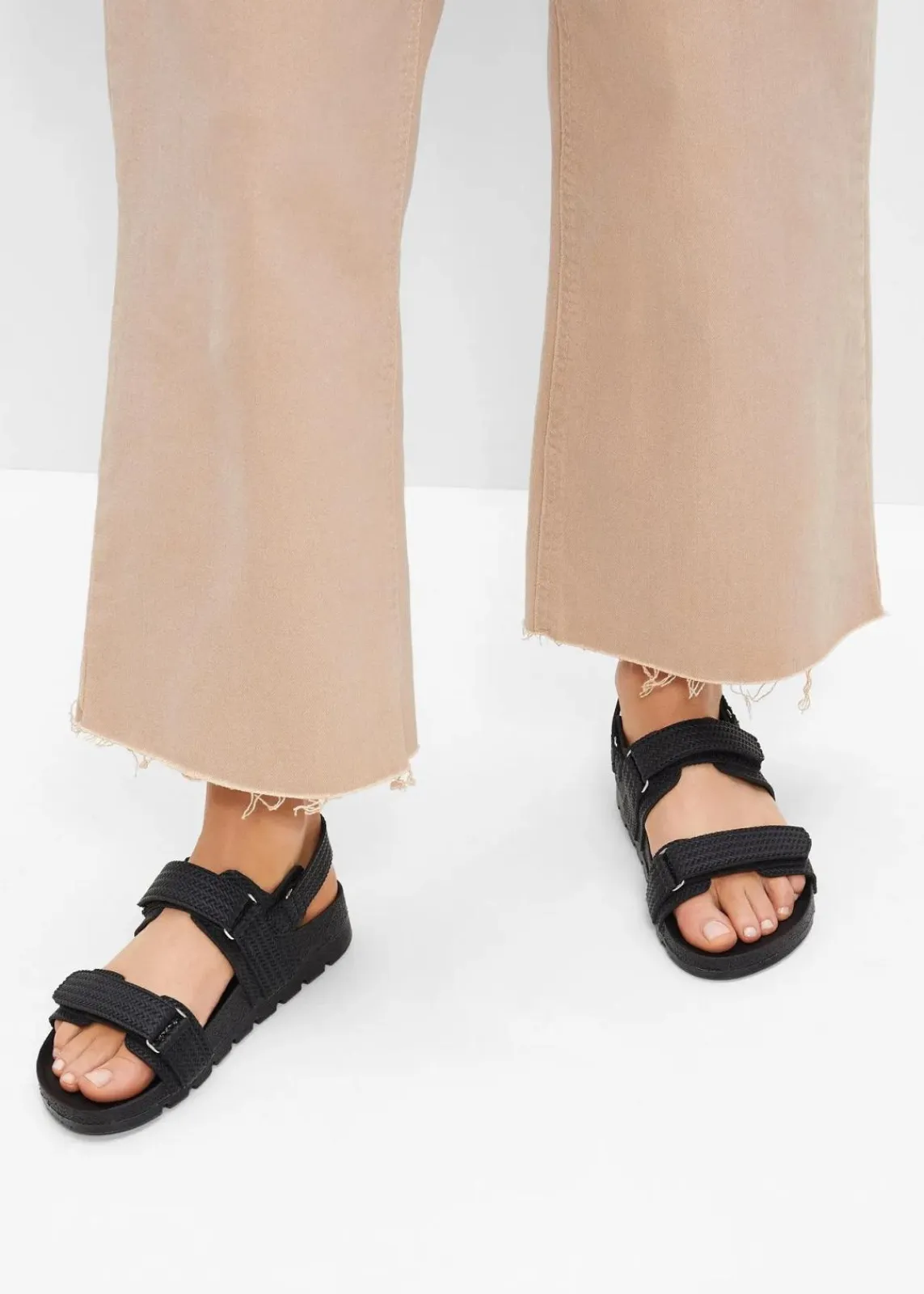 bonprix Sommerschuhe^Sandalen schwarz