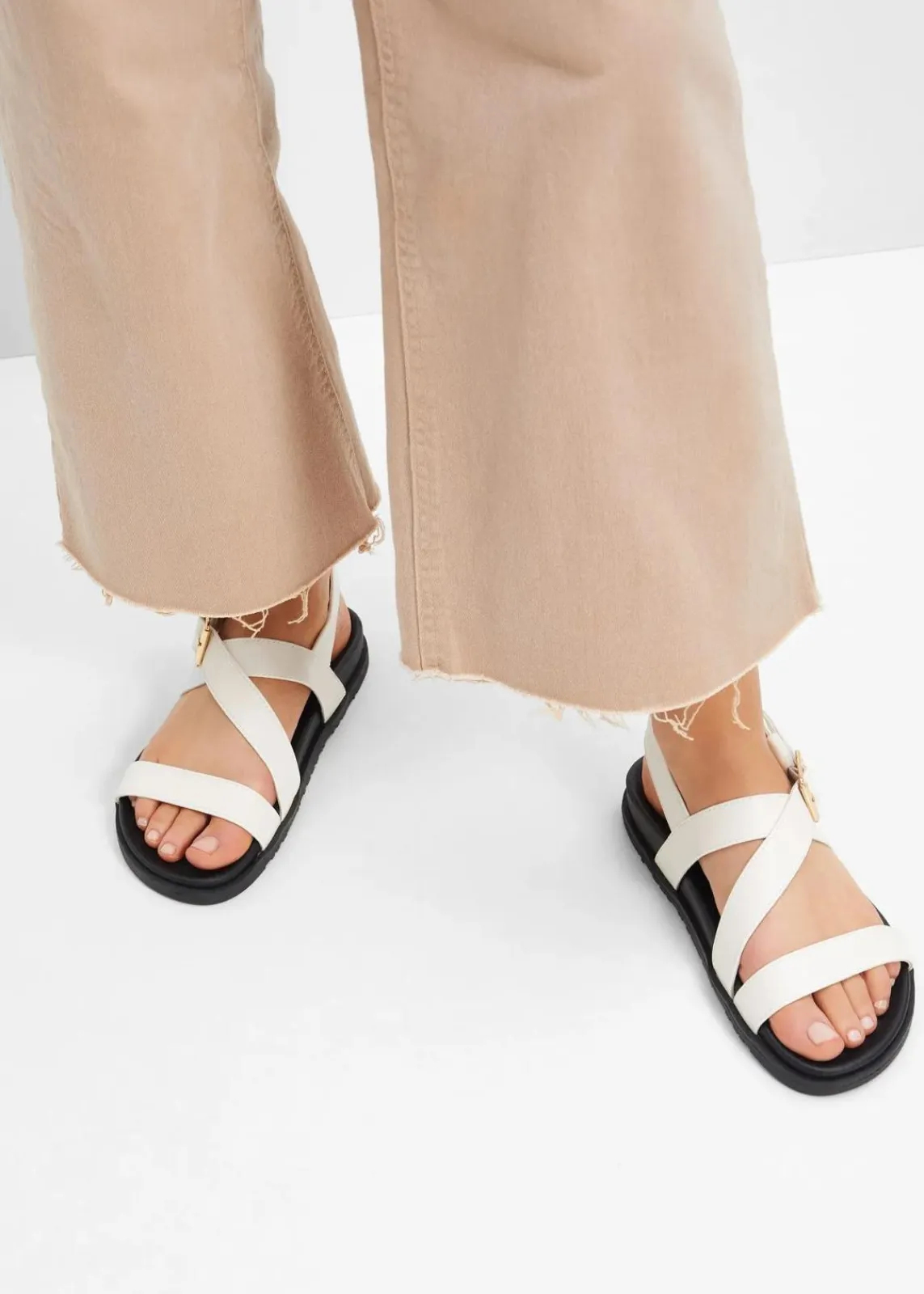 bonprix Strandmode|Sommerschuhe^Sandalen cremeweiß