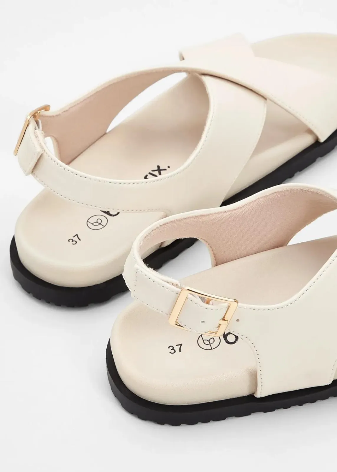 bonprix Strandmode|Sommerschuhe^Sandalen mit bequemem Fußbett naturbeige