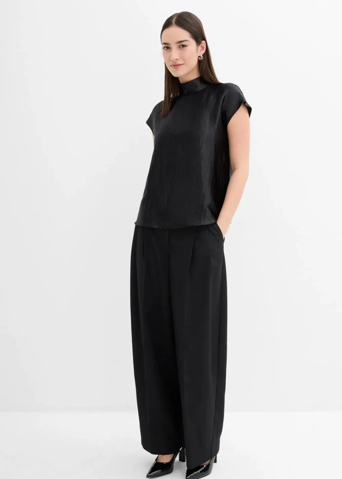 bonprix Shirts & Tops|Blusen & Tuniken^Satin Blusentop mit halbhohem Kragen schwarz
