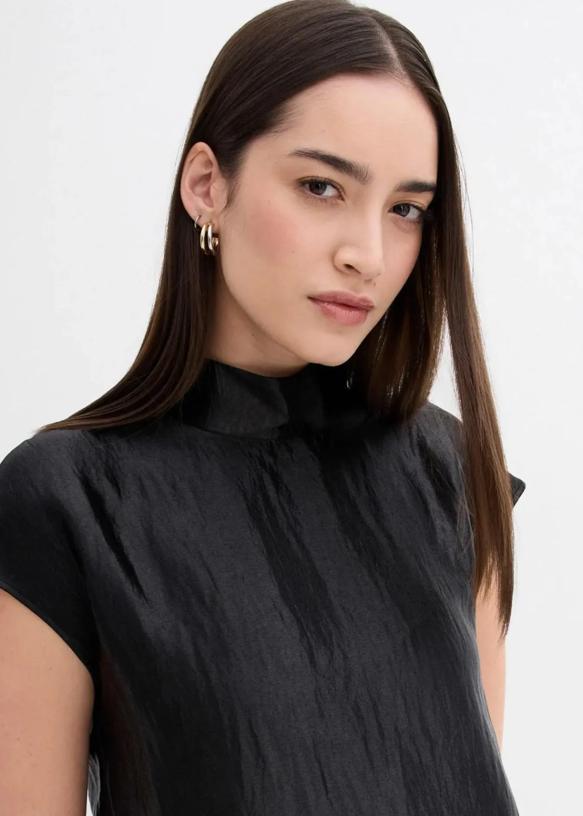bonprix Shirts & Tops|Blusen & Tuniken^Satin Blusentop mit halbhohem Kragen schwarz
