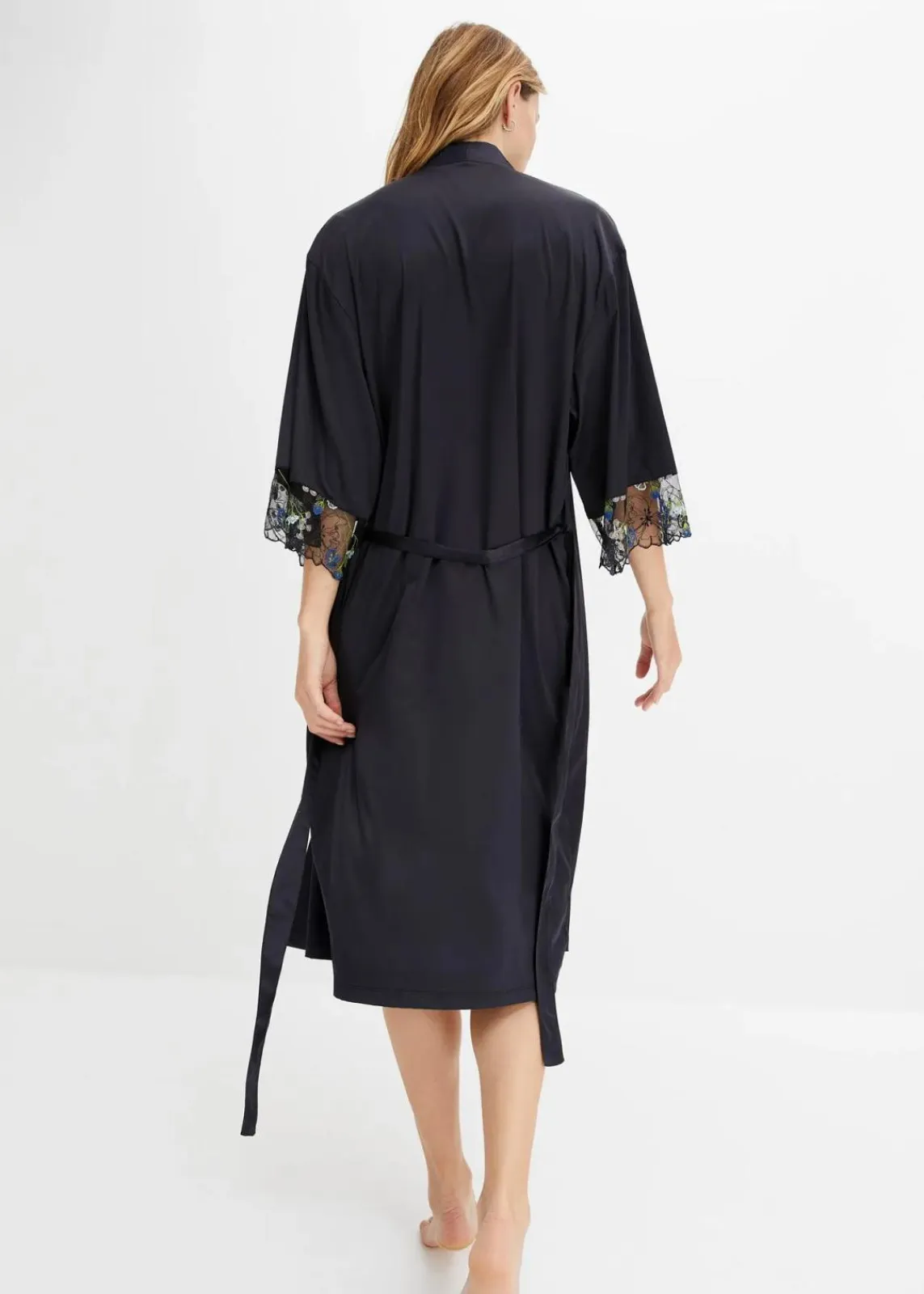 bonprix Wäsche·Dessous|Wäsche·Bademäntel^Satin Kimono mit Stickerei schwarz geblümt