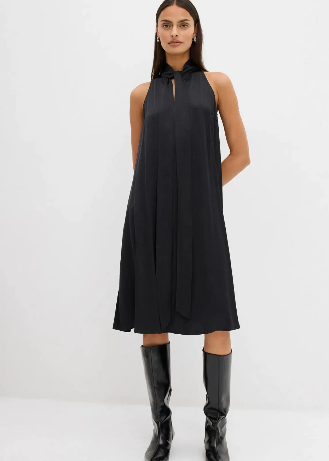 bonprix Kleider|Bekleidung·Pullover & Strickjacken^Satin Midikleid aus Viskose-Mix schwarz