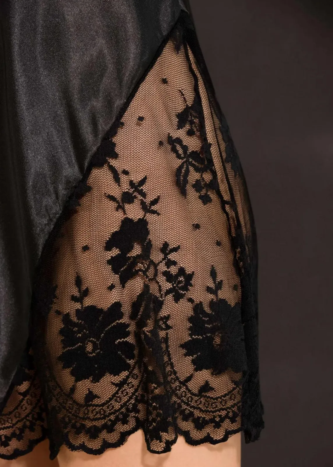 bonprix Erotikwäsche^Satin Negligé schwarz