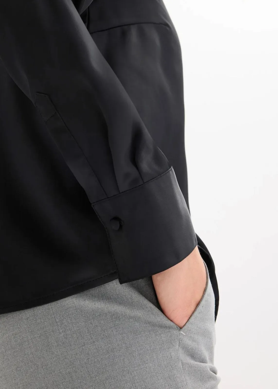 bonprix Bekleidung·Jacken & Mäntel|Blusen & Tuniken^Satinbluse mit abnehmbarer Krawatte (2-tlg.) schwarz